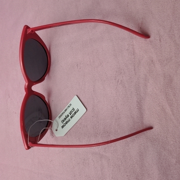 Petals and Peacocks Bright Pink Cat Eyes Sunglasses - Picture 5 of 5